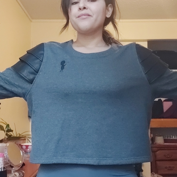 2/$30 Disney sweater  unique bateau neck oversized - Picture 14 of 16